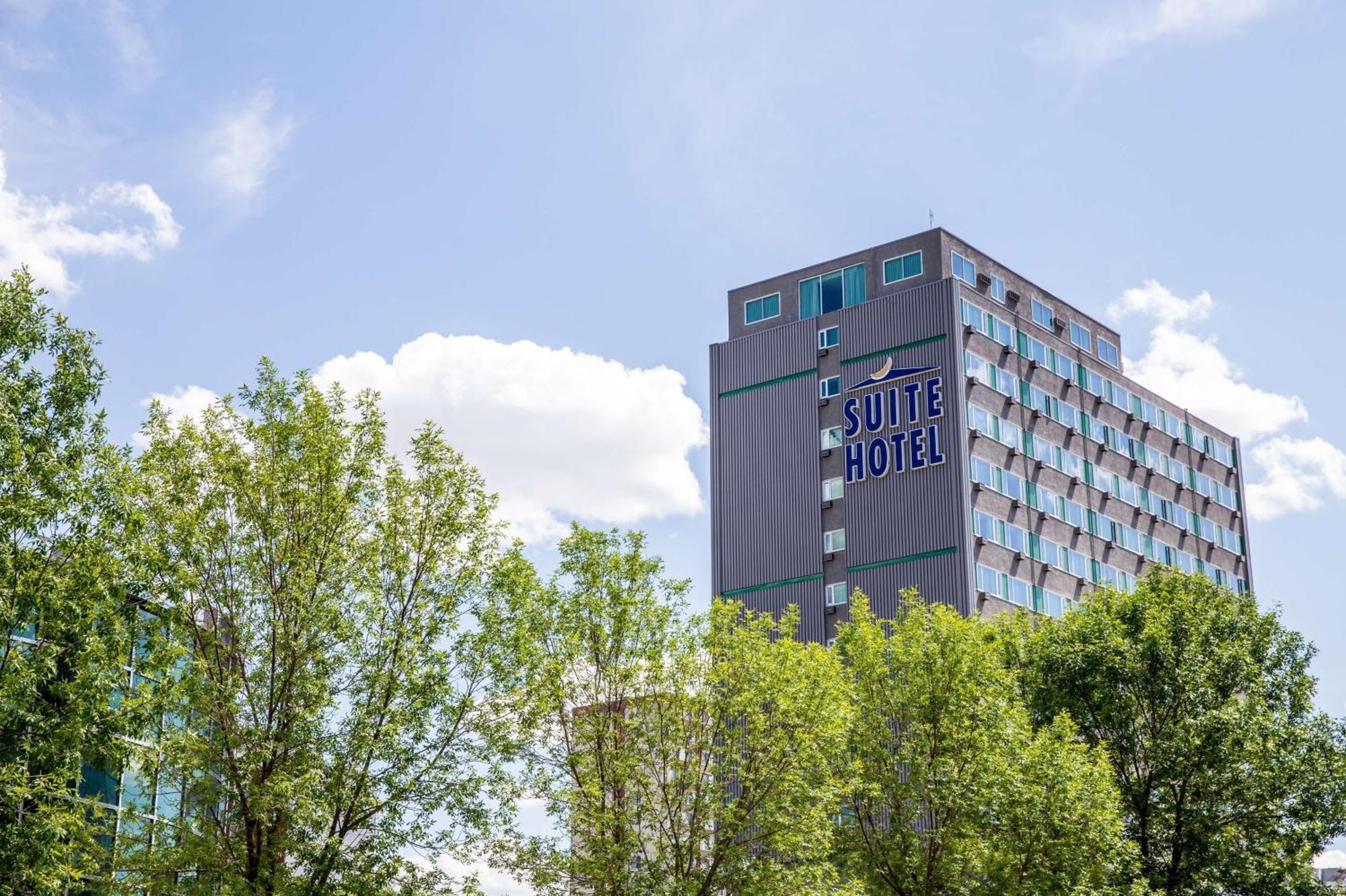 Campus Tower Suite Hotel Edmonton Ngoại thất bức ảnh